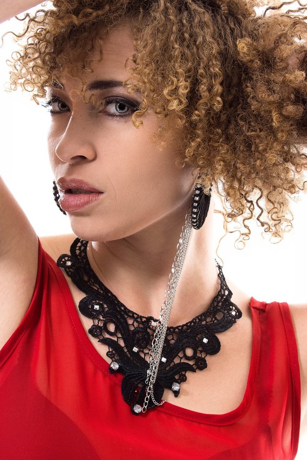 Découvrez la routine parfaite pour des cheveux crépus sublimes